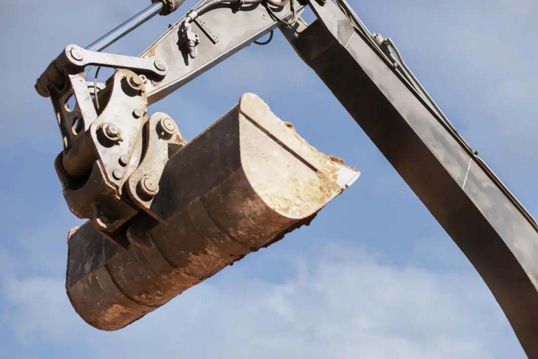 How Grab Lorries Make Waste Removal Easier